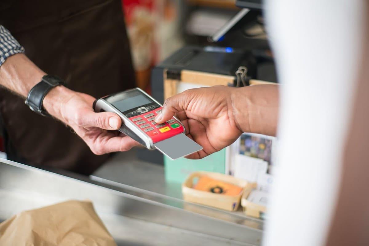 how-to-accept-emv-chip-cards-at-your-retail-store