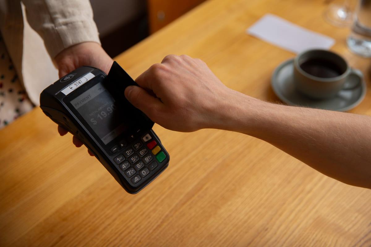 pros-and-cons-of-electronic-payments