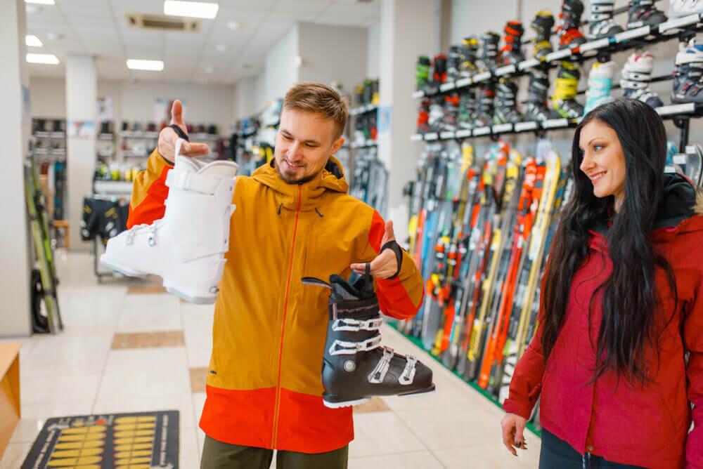 How to start a sporting goods store in 2022